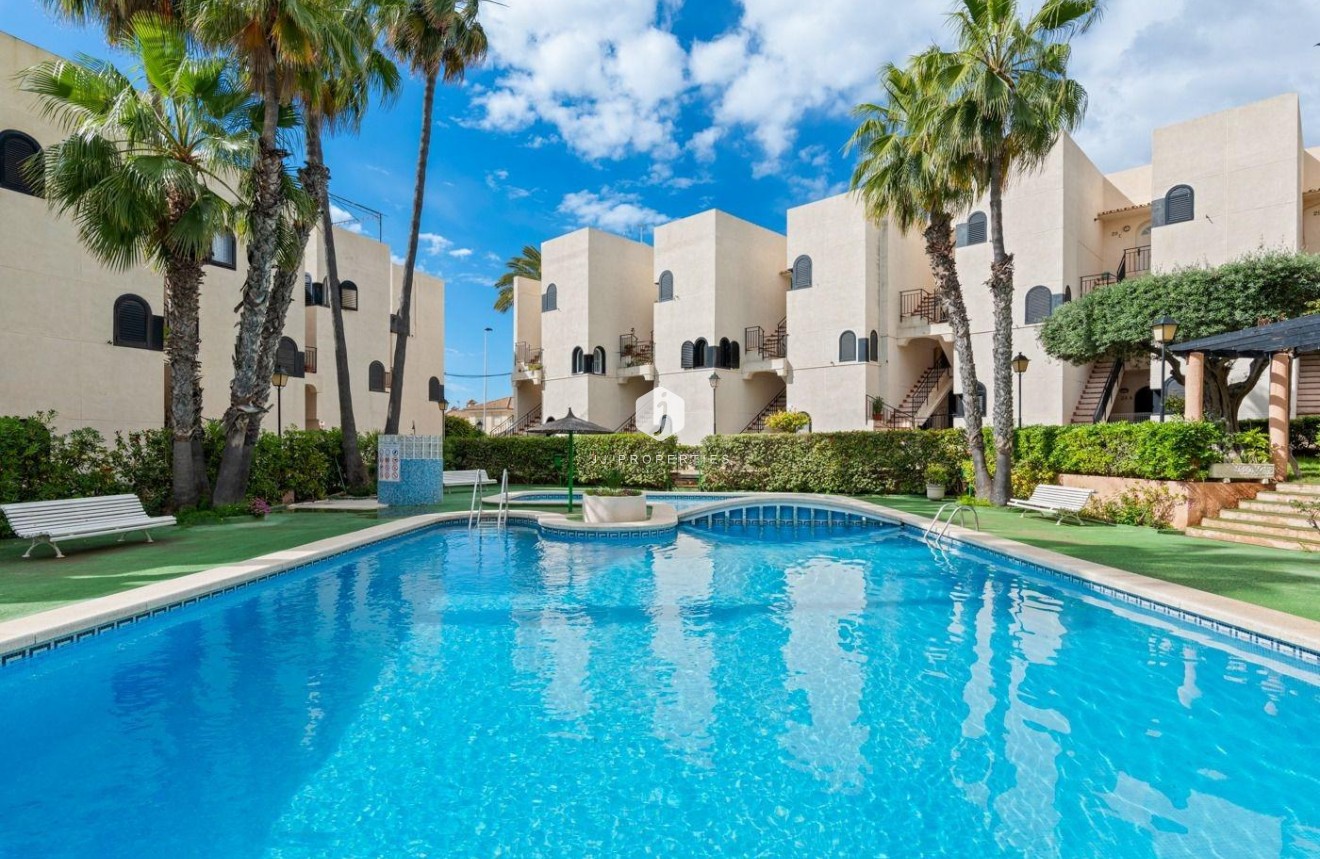 D'occasion - Appartement -
Torrevieja - Cabo cervera