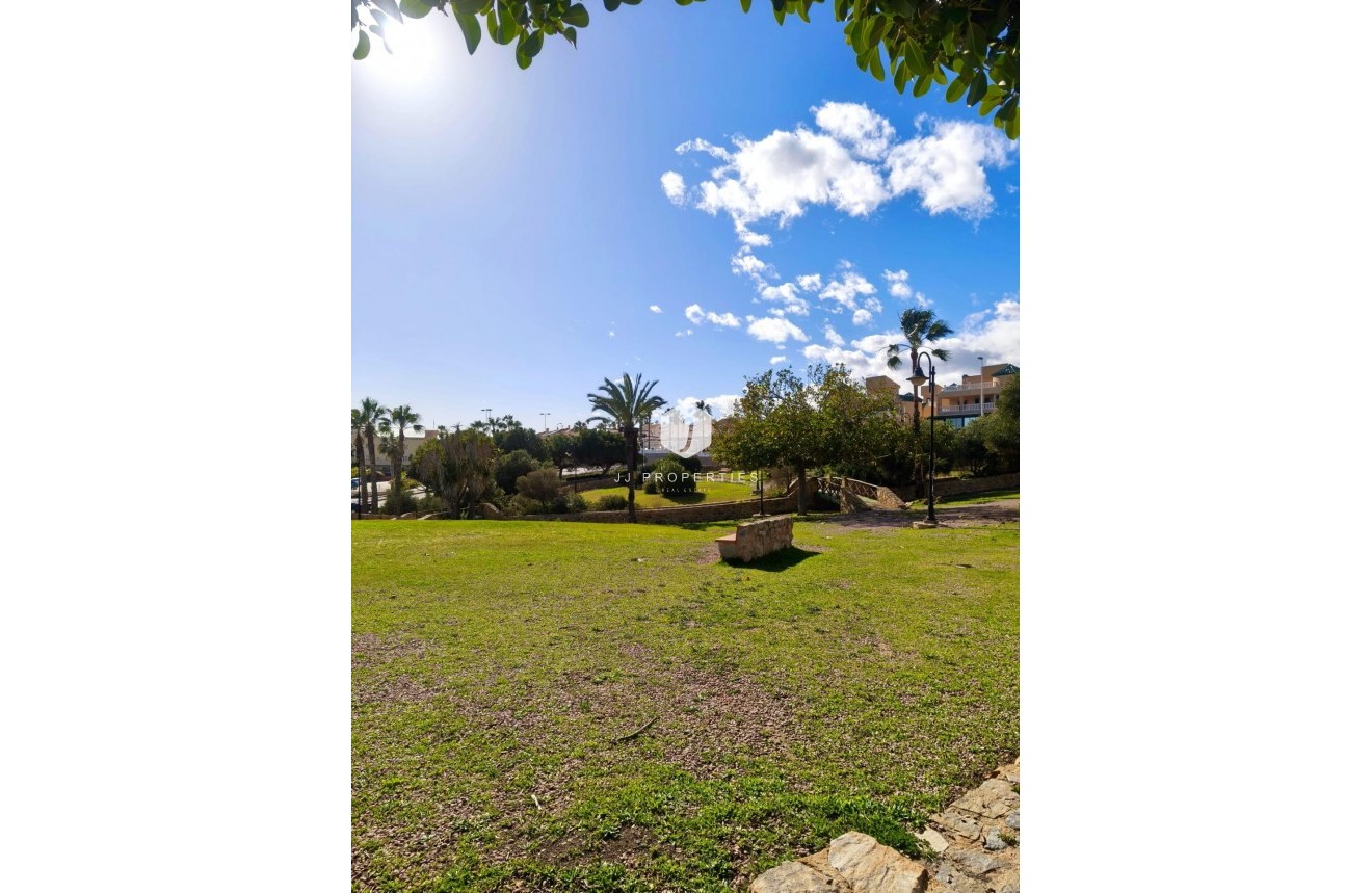 D'occasion - Appartement -
Torrevieja - Cabo cervera