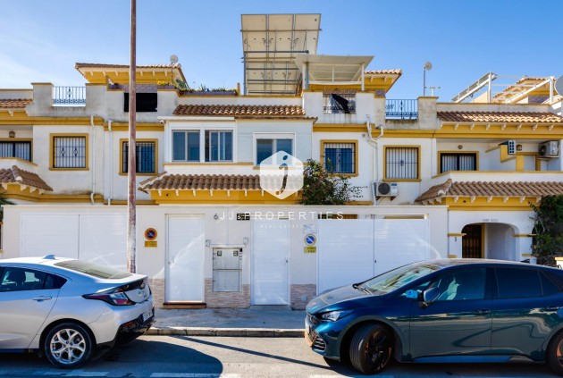 Resale - Chalet -
Torrevieja - Parque las naciones