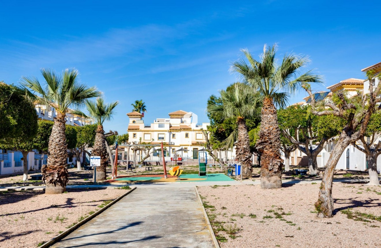 Resale - Chalet -
Torrevieja - Parque las naciones