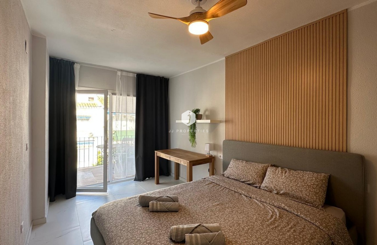 Resale - Bungalow -
Torrevieja - Los Balcones