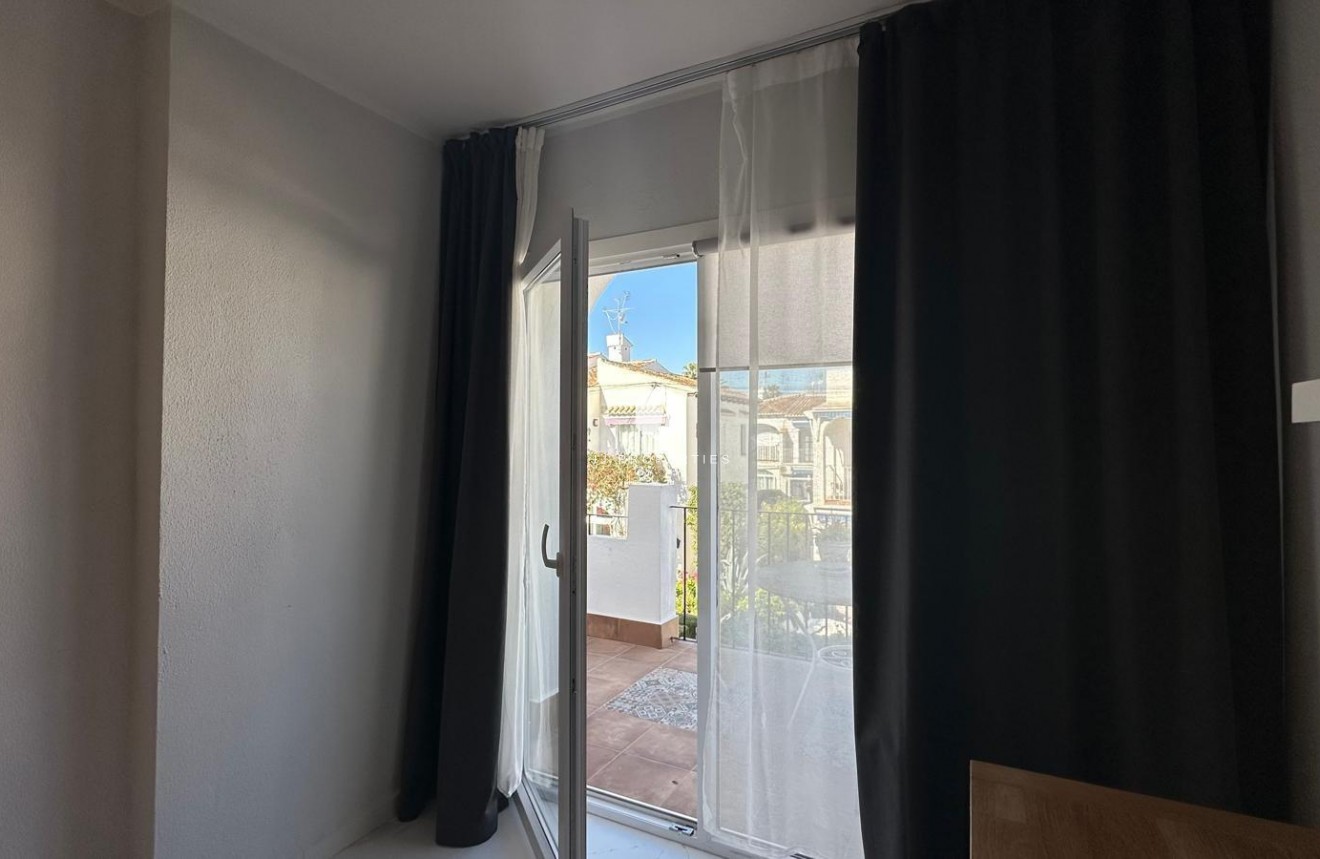 Resale - Bungalow -
Torrevieja - Los Balcones