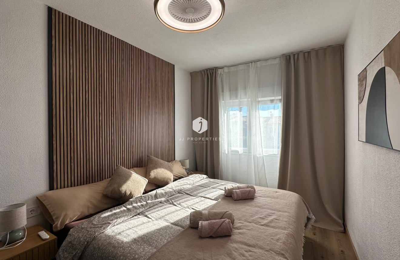 Resale - Bungalow -
Torrevieja - Los Balcones - Los Altos del Edén