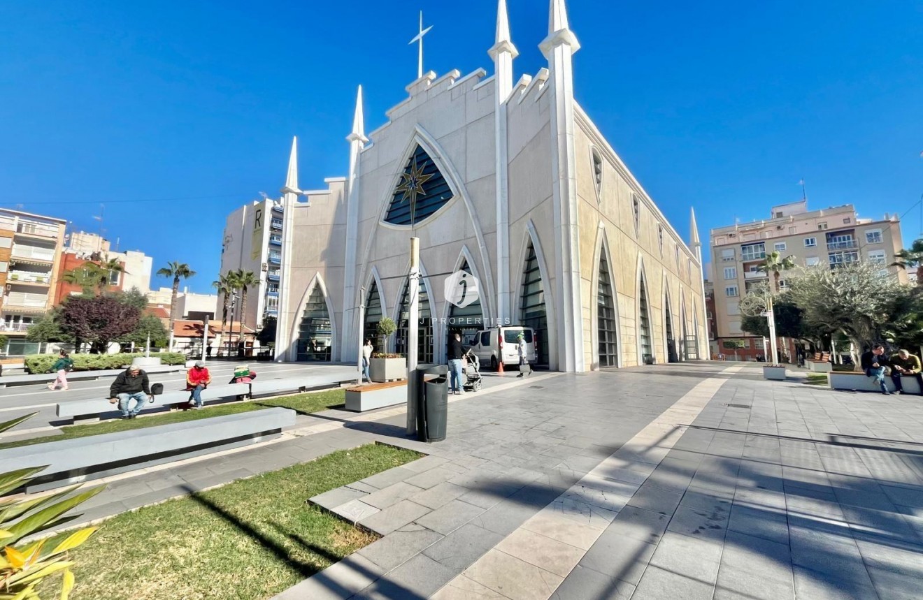 D'occasion - Appartement -
Torrevieja - Centro