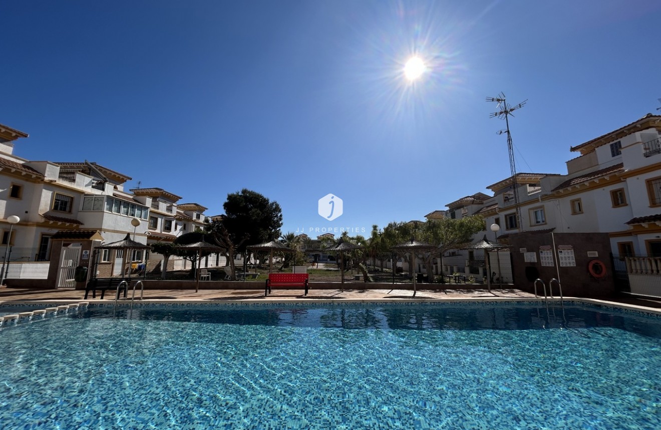 Resale - Chalet -
Torrevieja - Costa Blanca