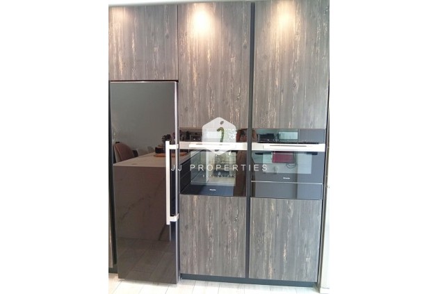 Resale - Villa -
La Finca Golf Resort - Inland