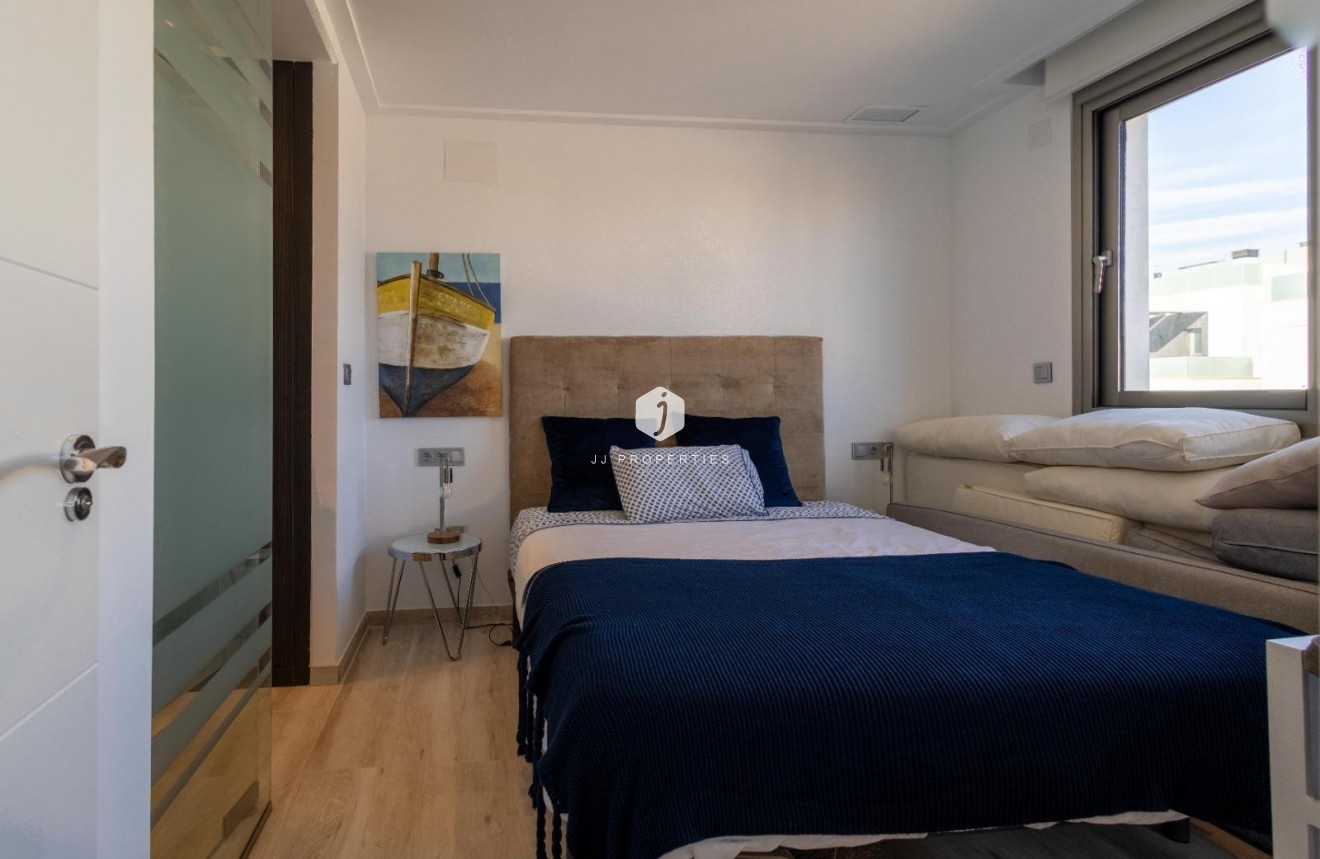 Resale - Villa -
Orihuela Costa - Costa Blanca