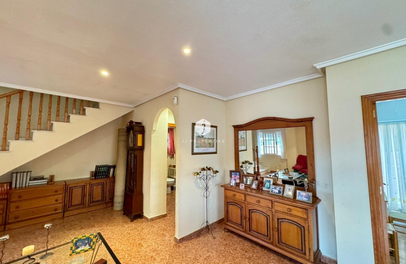 Resale - Villa -
Torrevieja - Costa Blanca