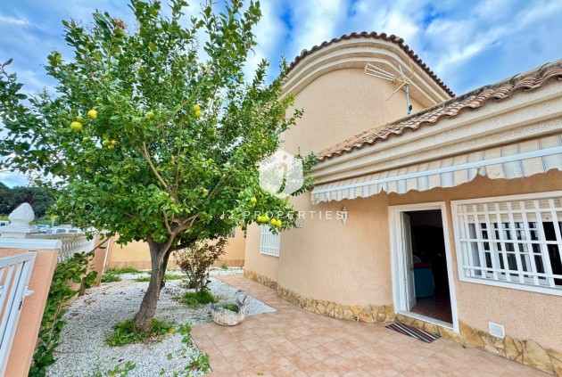 Resale - Villa -
Torrevieja - Costa Blanca