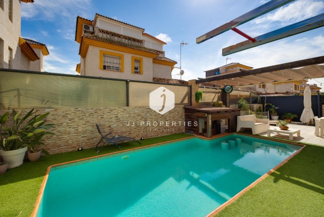 Resale - Villa -
Los Montesinos - La herrada