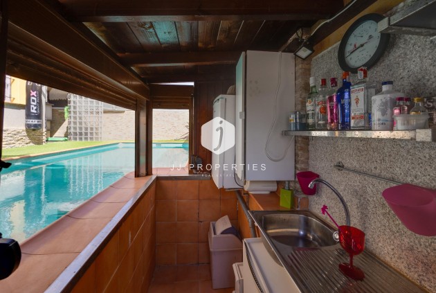 Resale - Villa -
Los Montesinos - La herrada