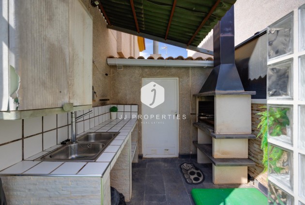 Resale - Villa -
Los Montesinos - La herrada