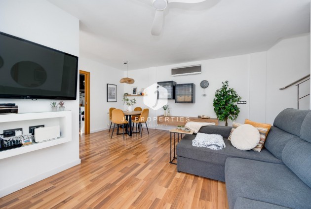 Resale - Villa -
Los Montesinos - La herrada