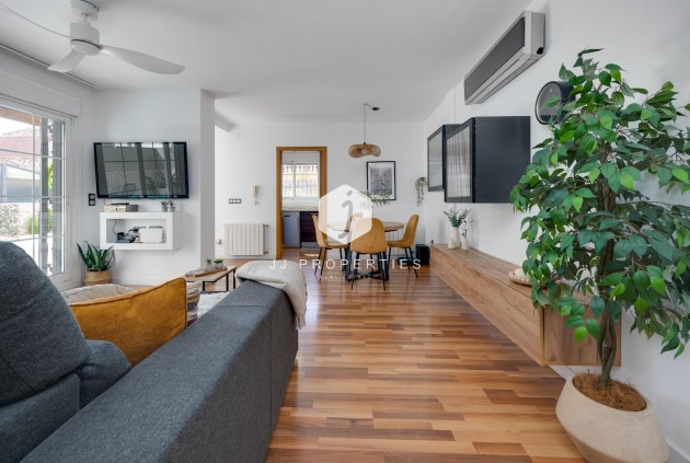 Resale - Villa -
Los Montesinos - La herrada