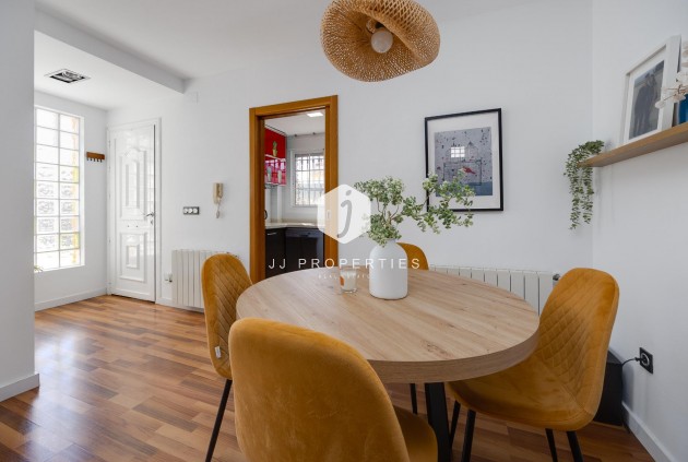 Resale - Villa -
Los Montesinos - La herrada