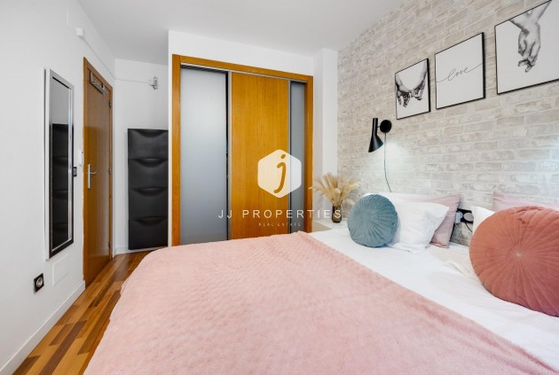 Resale - Villa -
Los Montesinos - La herrada