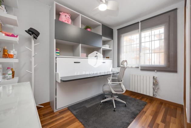 Resale - Villa -
Los Montesinos - La herrada