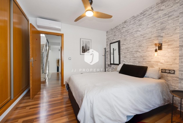 Resale - Villa -
Los Montesinos - La herrada