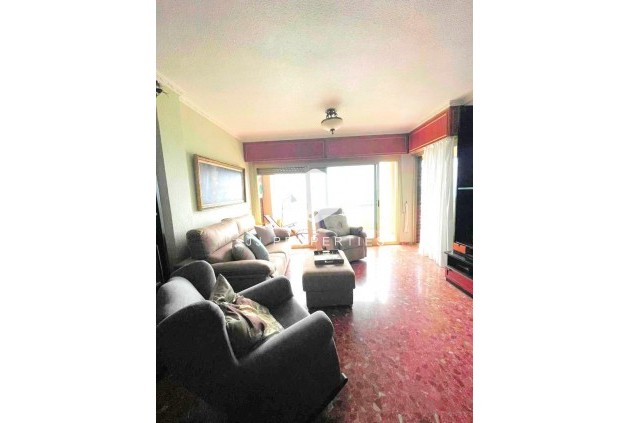 Resale - Apartment / flat -
Torrevieja - Estacion de autobuses