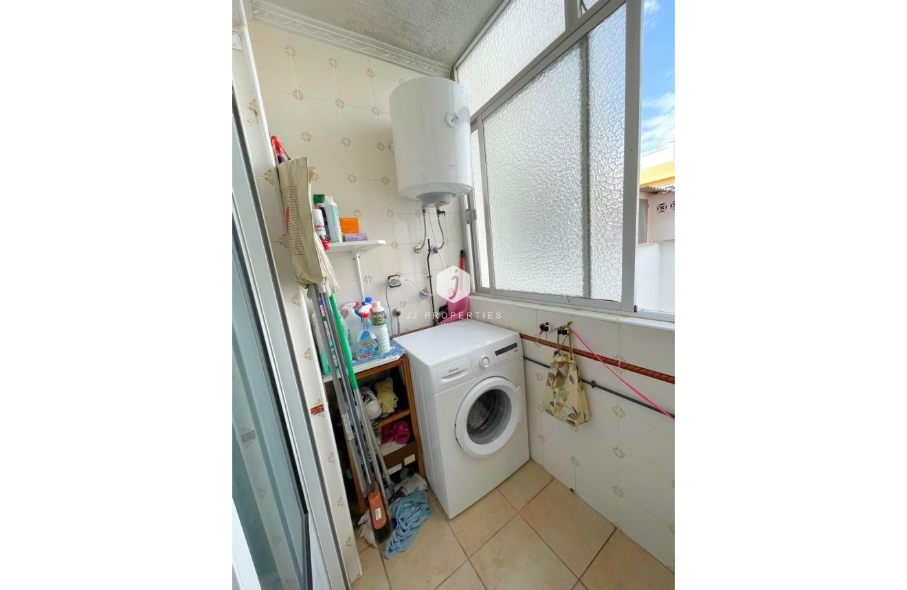 Resale - Apartment / flat -
Torrevieja - Estacion de autobuses