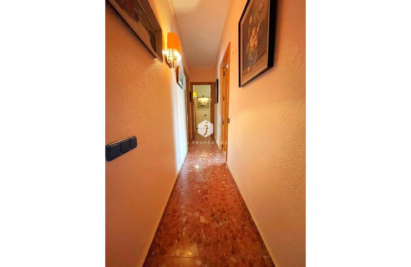 Resale - Apartment / flat -
Torrevieja - Estacion de autobuses