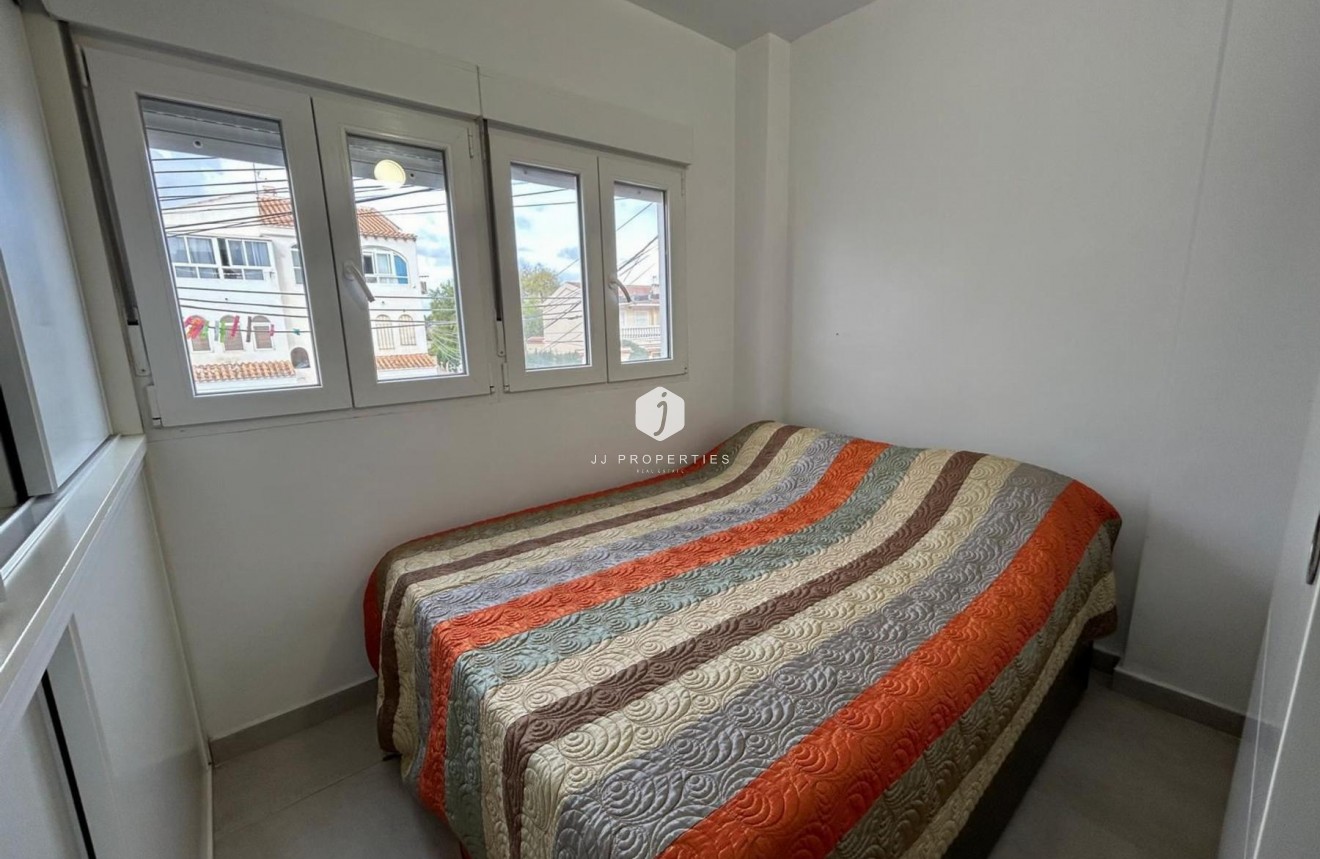 D'occasion - Appartement -
Torrevieja - Costa Blanca