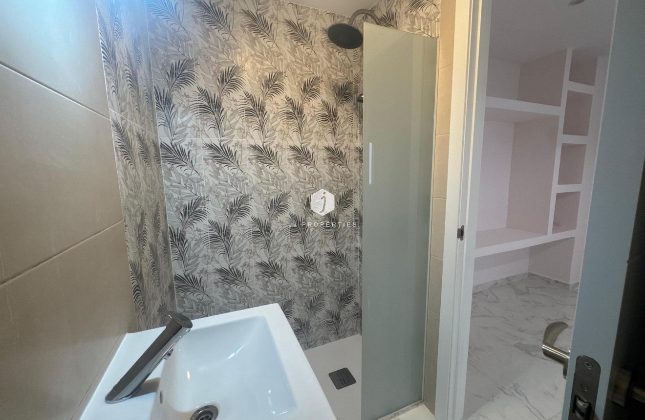 D'occasion - Appartement -
Torrevieja - Costa Blanca