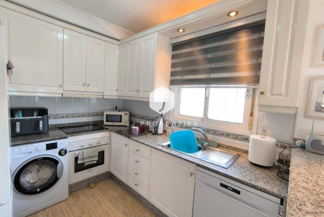 Aus zweiter Hand - Villa -
El Raso - Costa Blanca