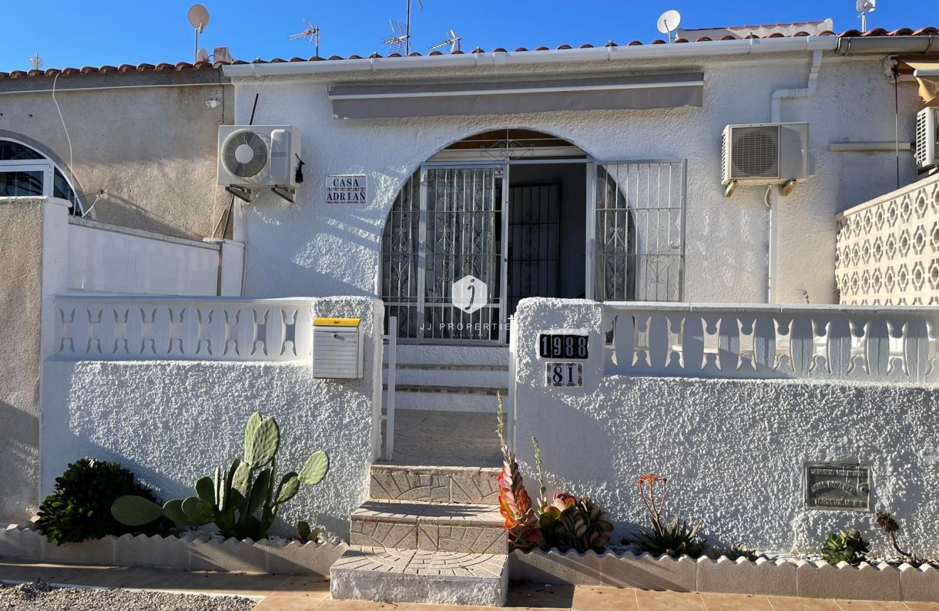 Tweedehands - Chalet -
Torrevieja - Costa Blanca