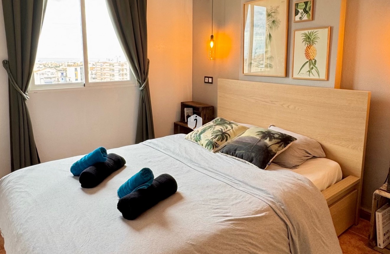 D'occasion - Appartement -
Torrevieja - Costa Blanca