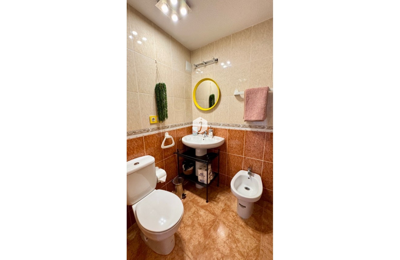 D'occasion - Appartement -
Torrevieja - Costa Blanca