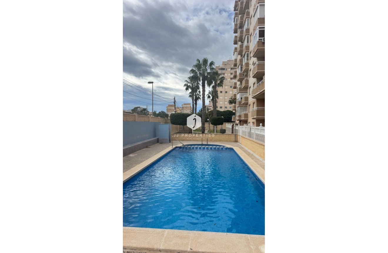 D'occasion - Appartement -
Torrevieja - Costa Blanca
