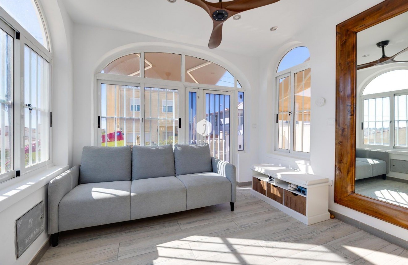 Resale - Villa -
San Fulgencio - La Marina