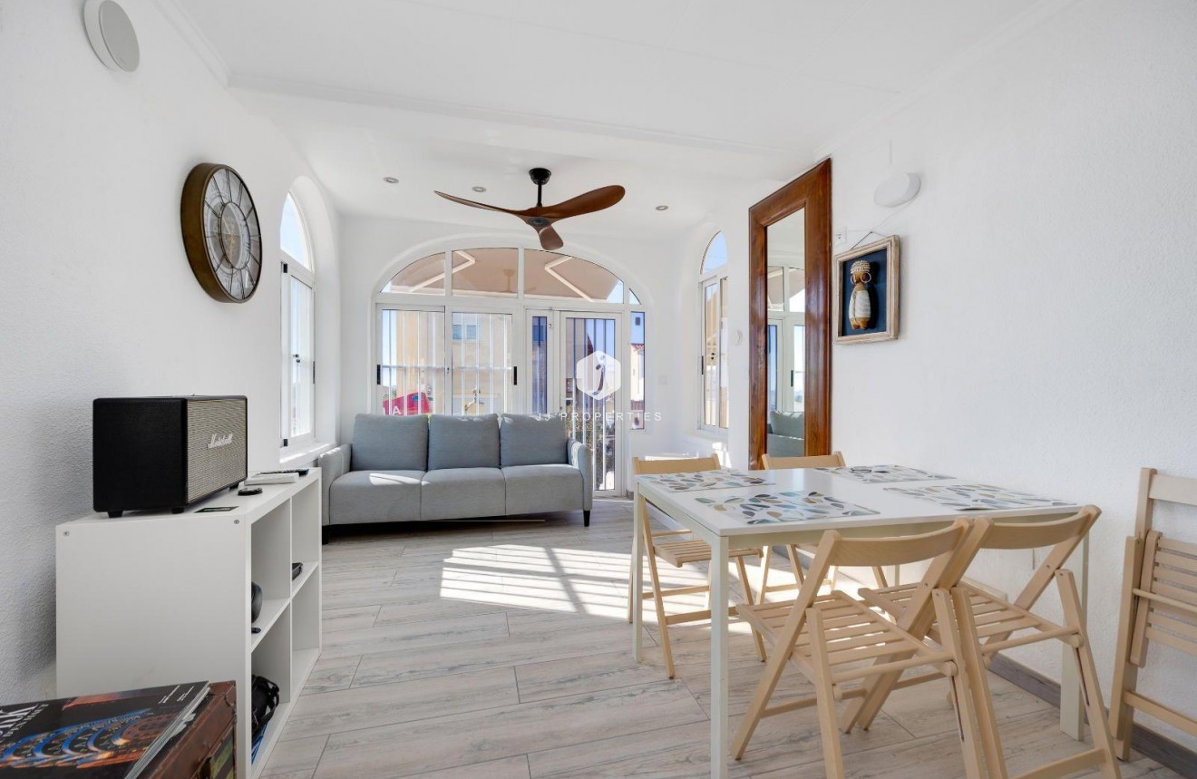 Resale - Villa -
San Fulgencio - La Marina