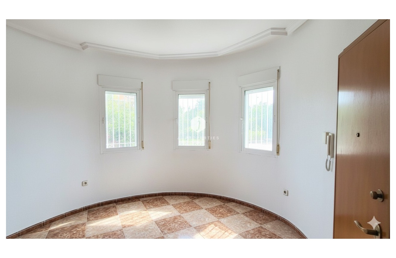 Aus zweiter Hand - Villa -
Los Altos - Costa Blanca