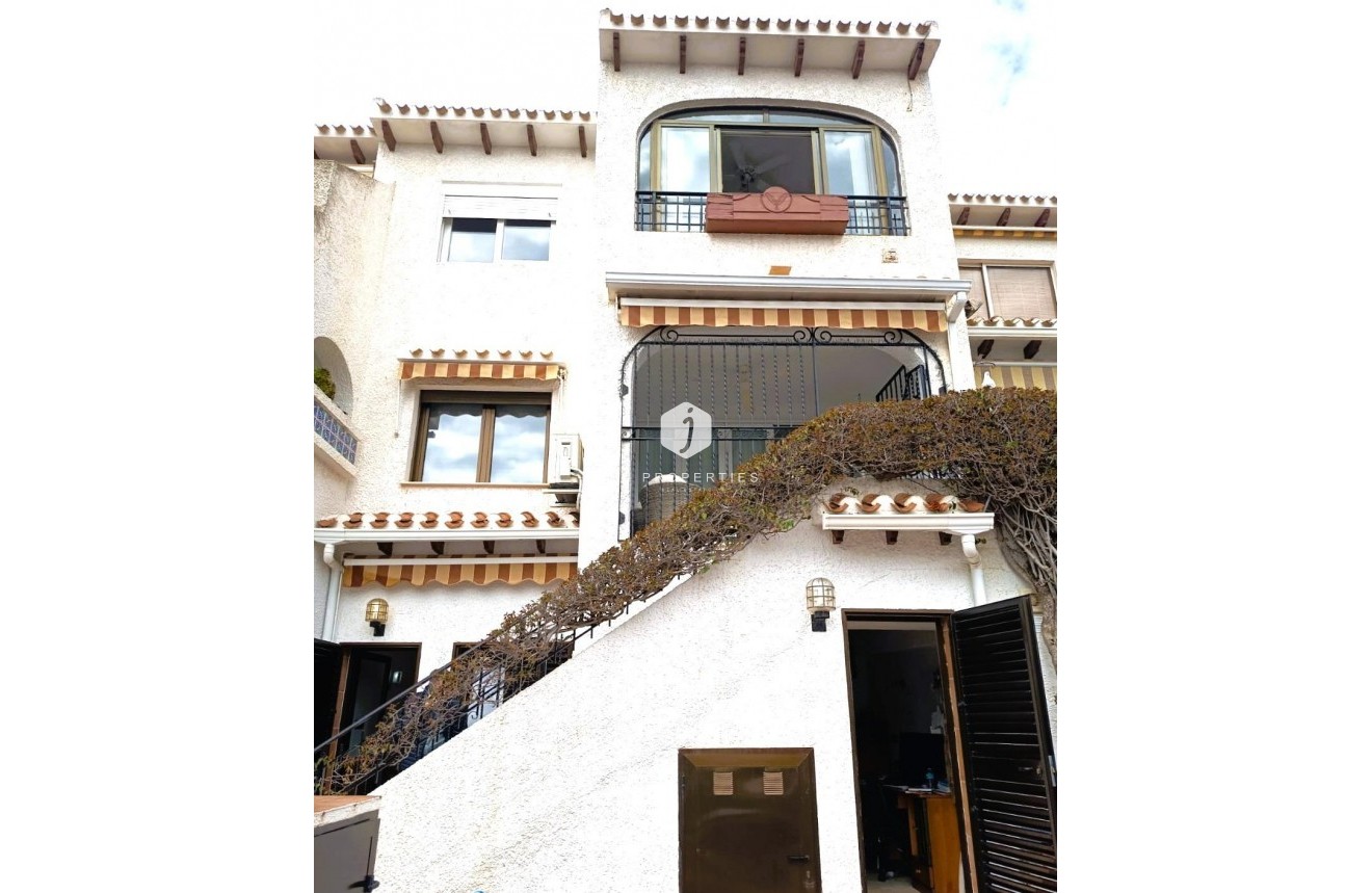 Aus zweiter Hand - Duplex -
Cabo Roig - Costa Blanca