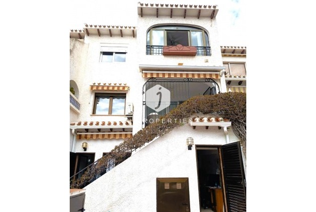 Aus zweiter Hand - Duplex -
Cabo Roig - Costa Blanca