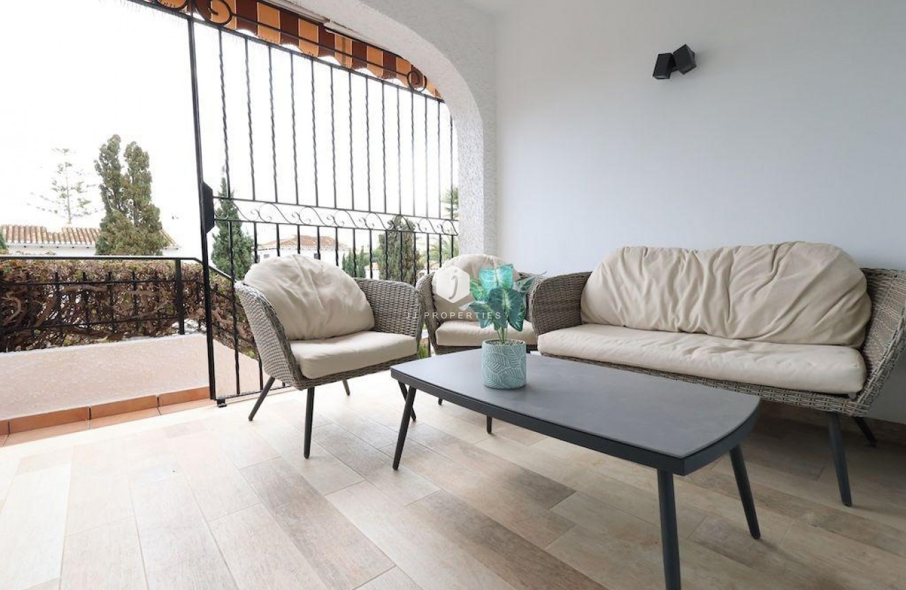 Aus zweiter Hand - Duplex -
Cabo Roig - Costa Blanca