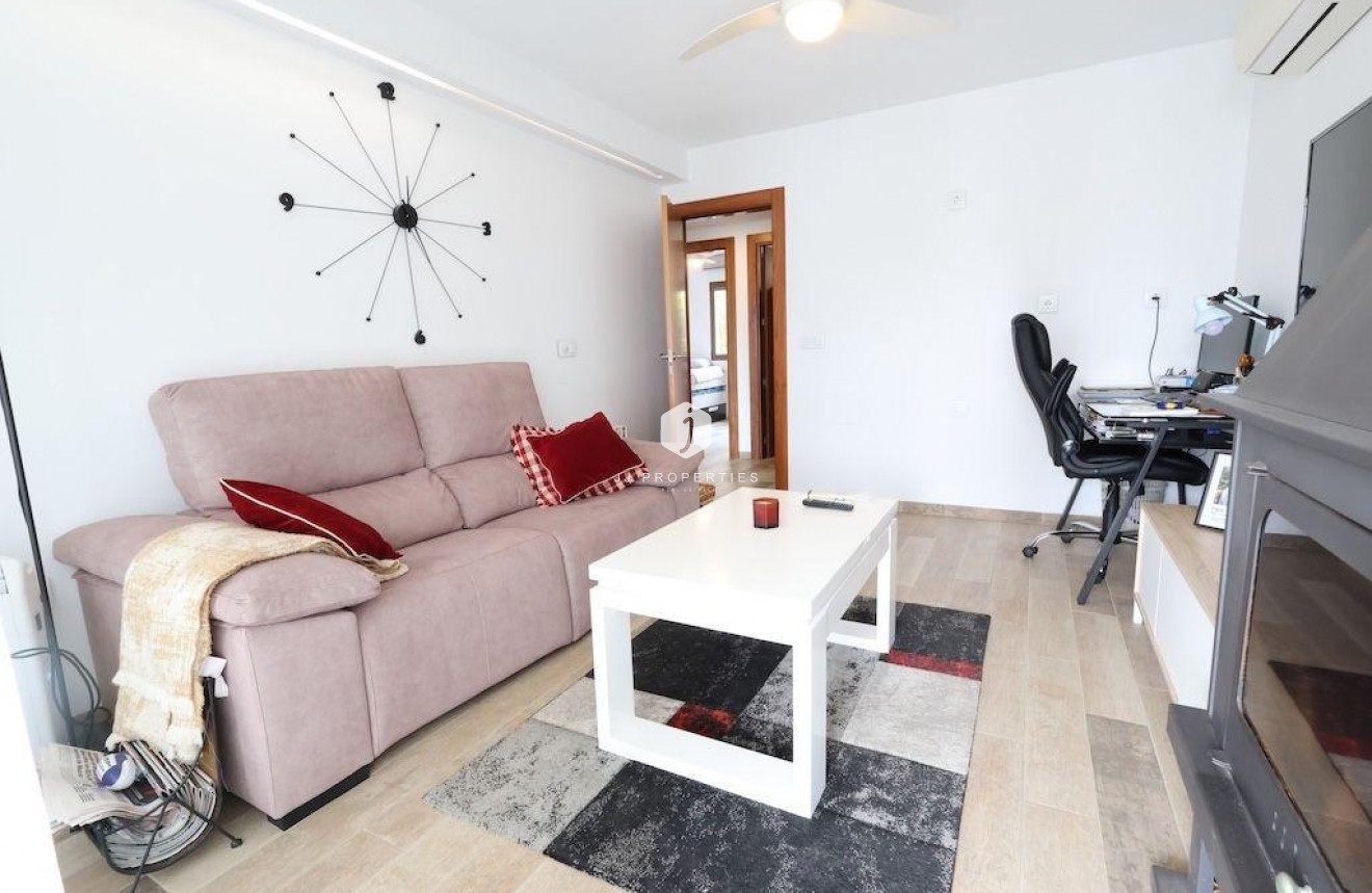 Aus zweiter Hand - Duplex -
Cabo Roig - Costa Blanca