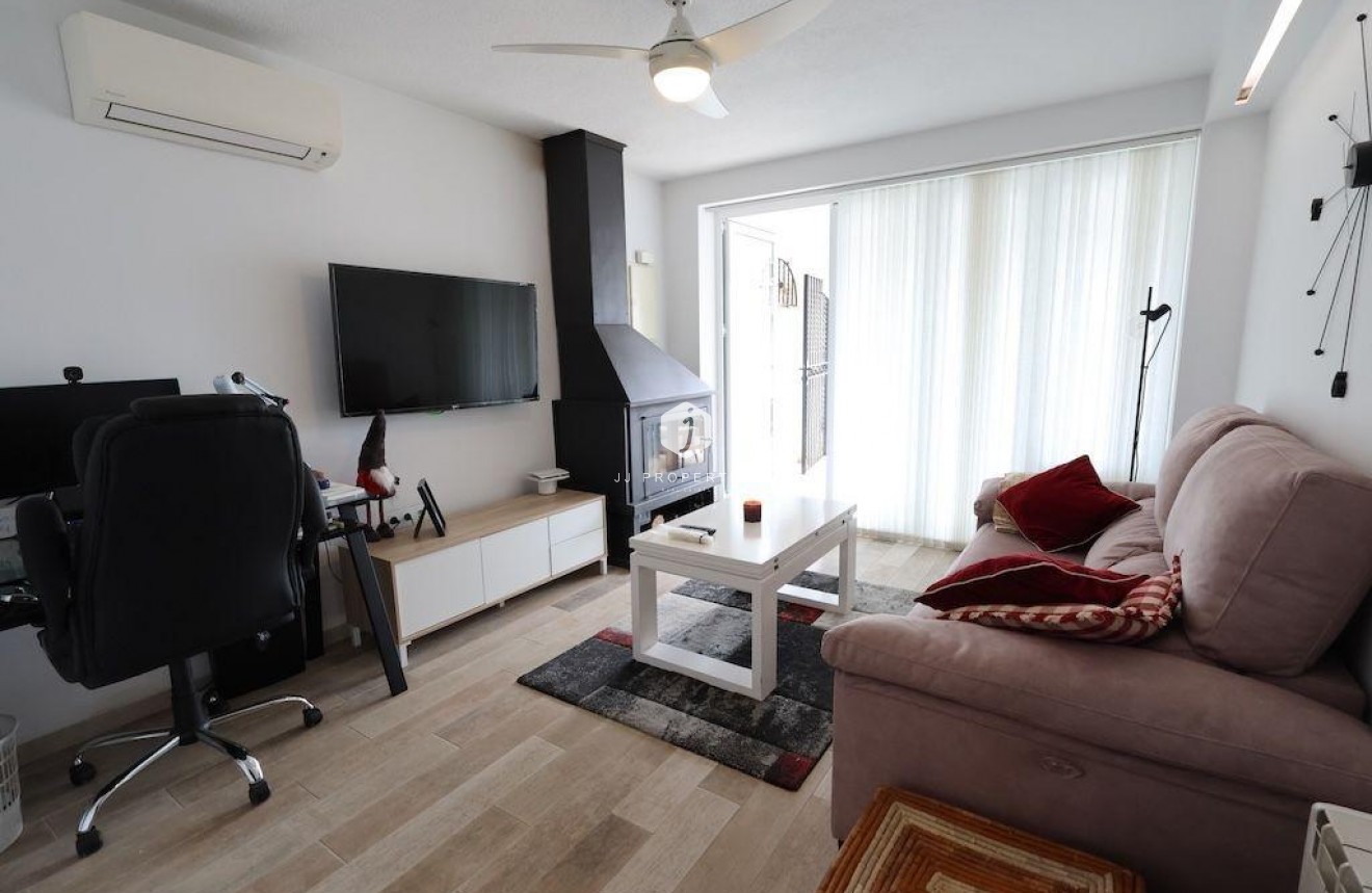 Aus zweiter Hand - Duplex -
Cabo Roig - Costa Blanca