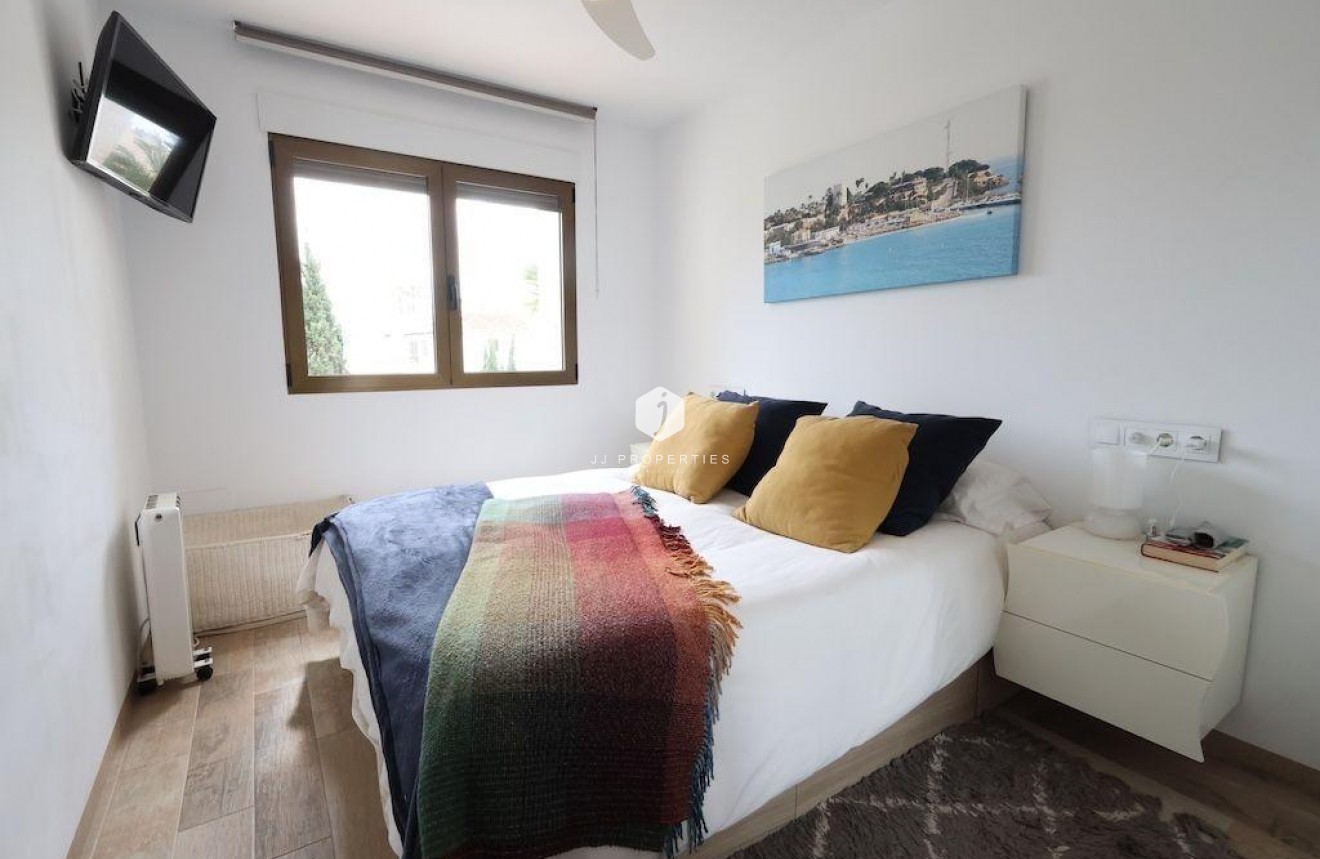 Aus zweiter Hand - Duplex -
Cabo Roig - Costa Blanca