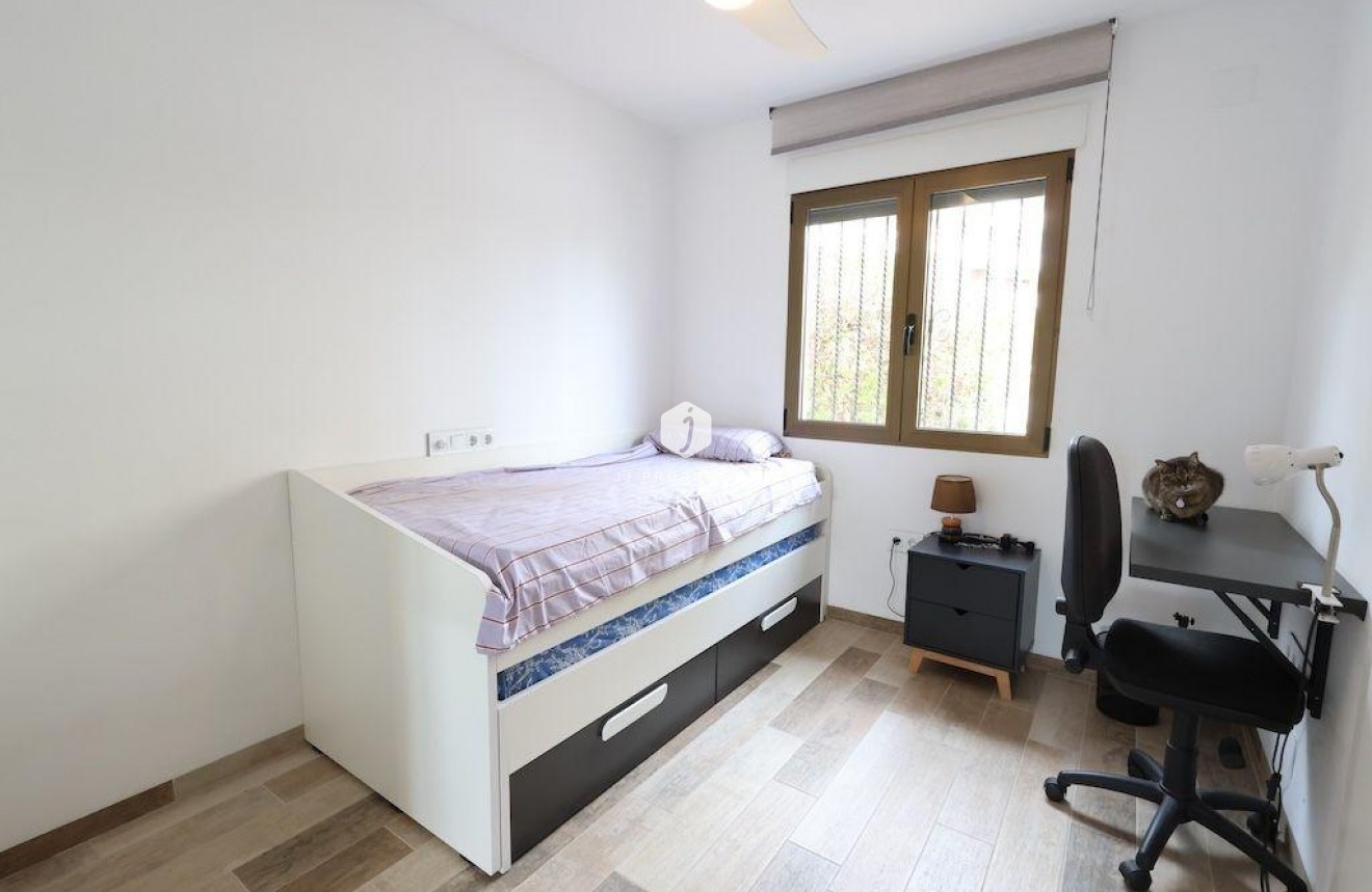 Aus zweiter Hand - Duplex -
Cabo Roig - Costa Blanca