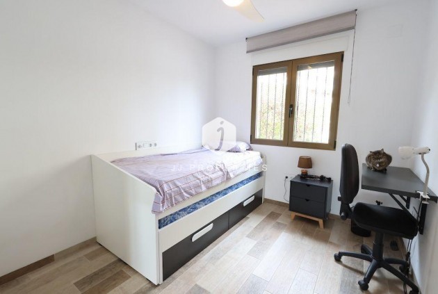 Aus zweiter Hand - Duplex -
Cabo Roig - Costa Blanca