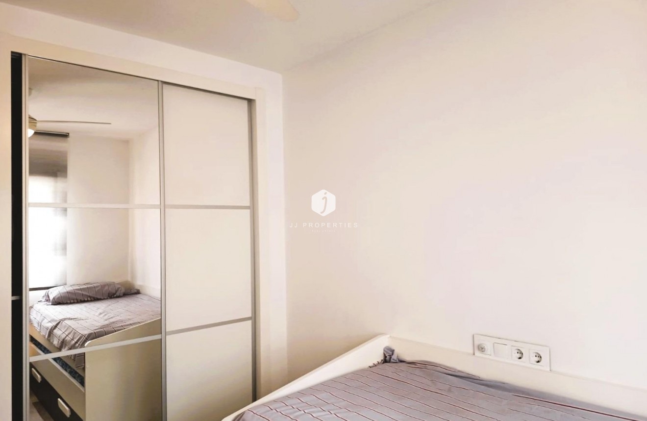 Aus zweiter Hand - Duplex -
Cabo Roig - Costa Blanca