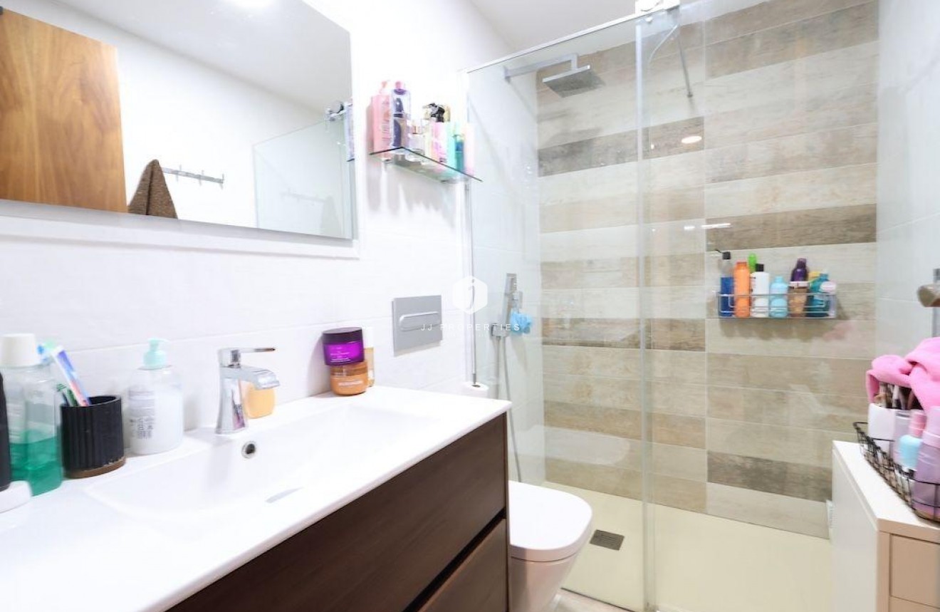 Aus zweiter Hand - Duplex -
Cabo Roig - Costa Blanca