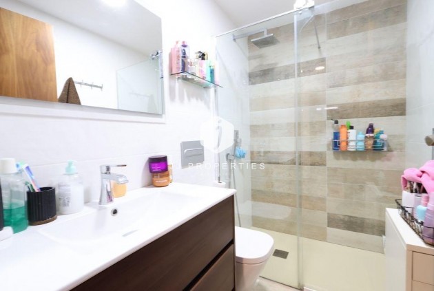 Aus zweiter Hand - Duplex -
Cabo Roig - Costa Blanca