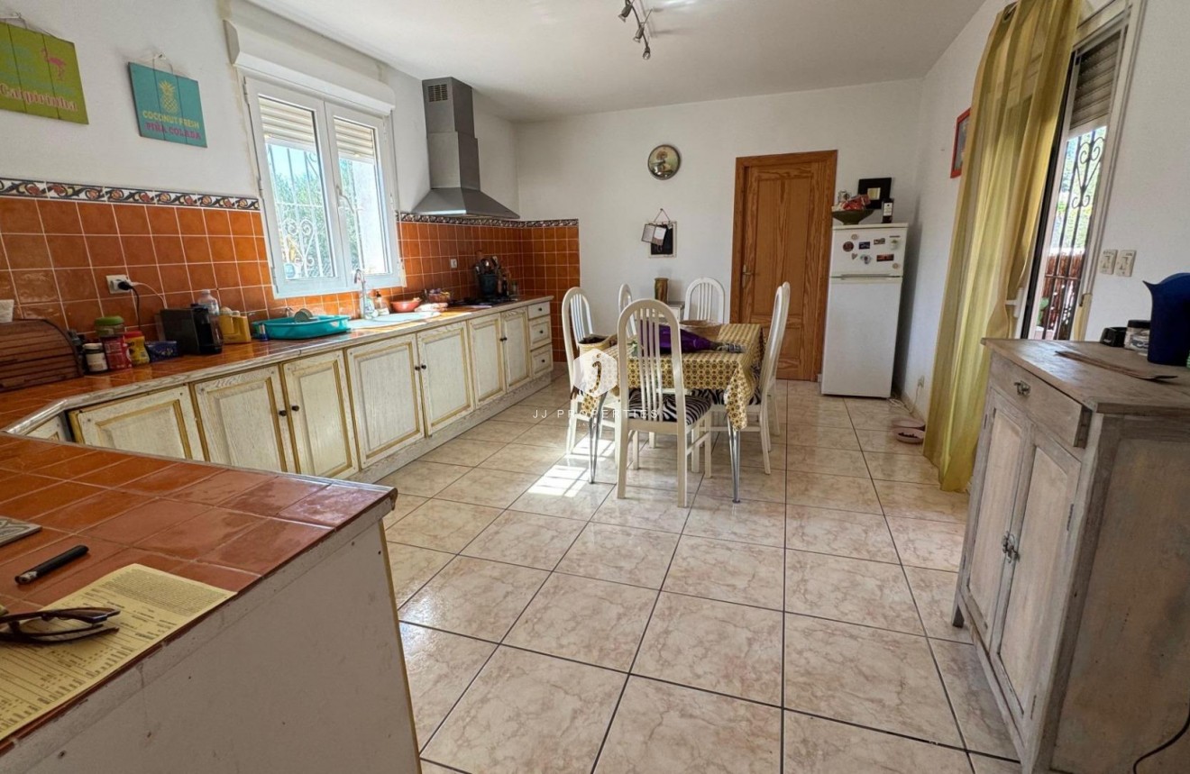 Aus zweiter Hand - Landgut -
Albatera - Inland