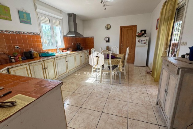 Aus zweiter Hand - Landgut -
Albatera - Inland