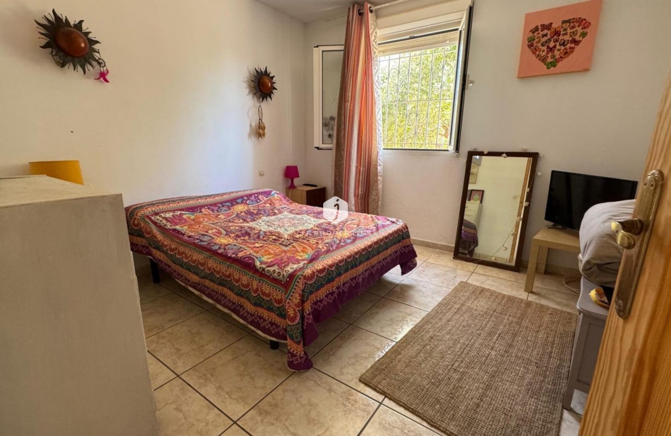 Aus zweiter Hand - Landgut -
Albatera - Inland