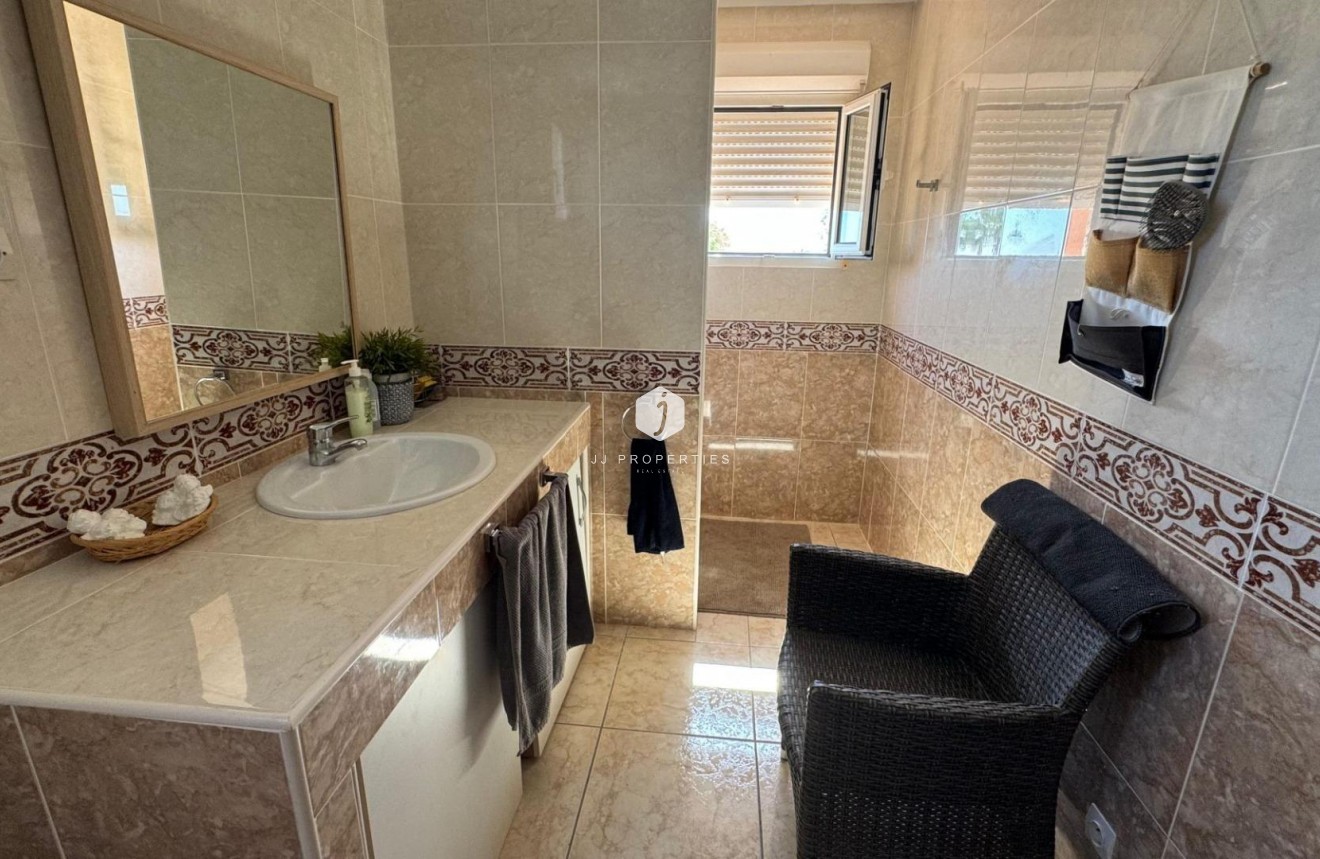 Aus zweiter Hand - Landgut -
Albatera - Inland